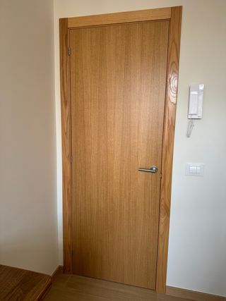 Puerta maciza madera NUEVA - Interior