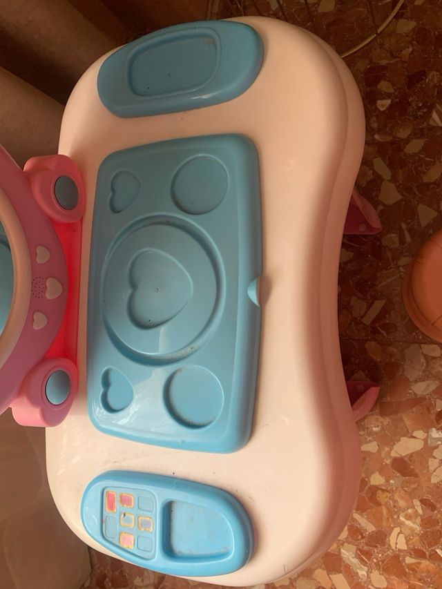 Tocador infantil con espejo