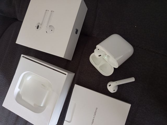 Apple AirPods