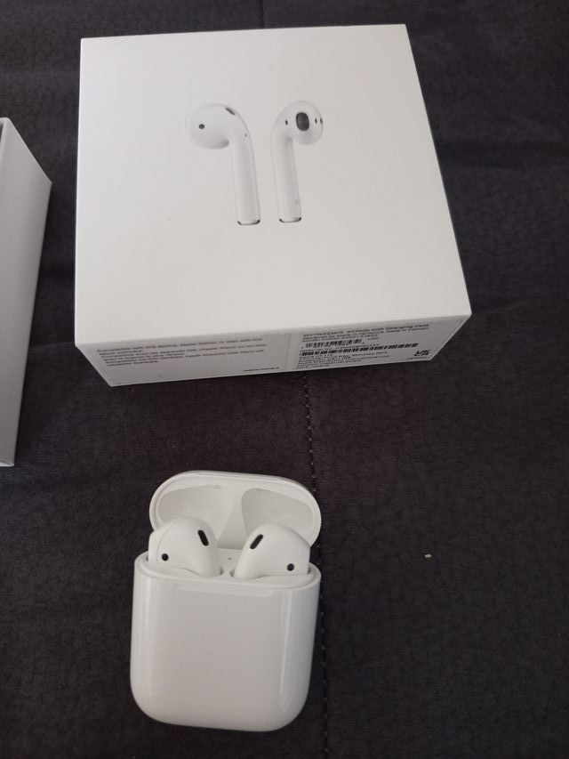 Apple AirPods