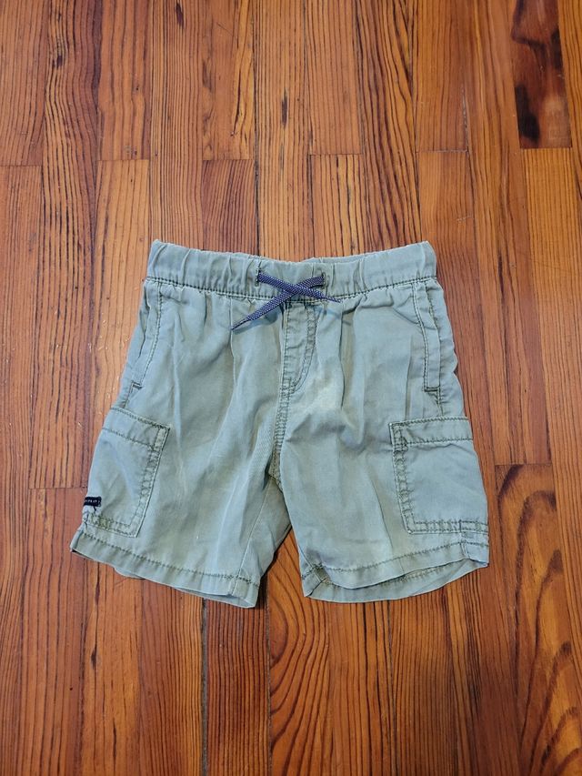 Pantalón corto color verde para niños