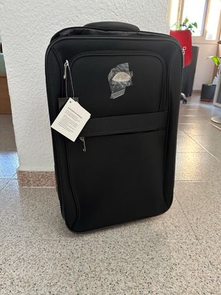 Maleta negra de viaje