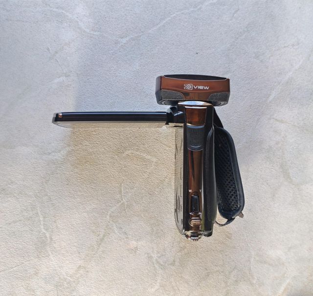 DXG‐5F9V 2011 Camcorder 3D/2D Full HD 1080p