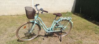 Bicicleta clásica verde menta