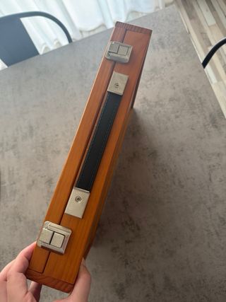 Maletín madera marrón