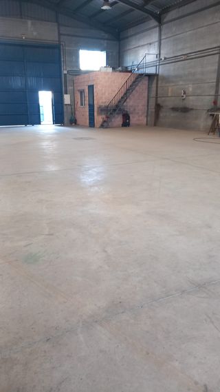 Nave industrial 370m2 La Campana