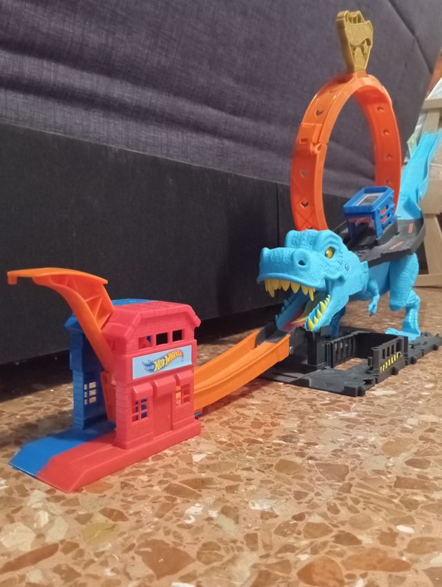 Pista Hot Wheels Dinosaurio