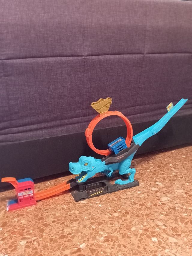Pista Hot Wheels Dinosaurio