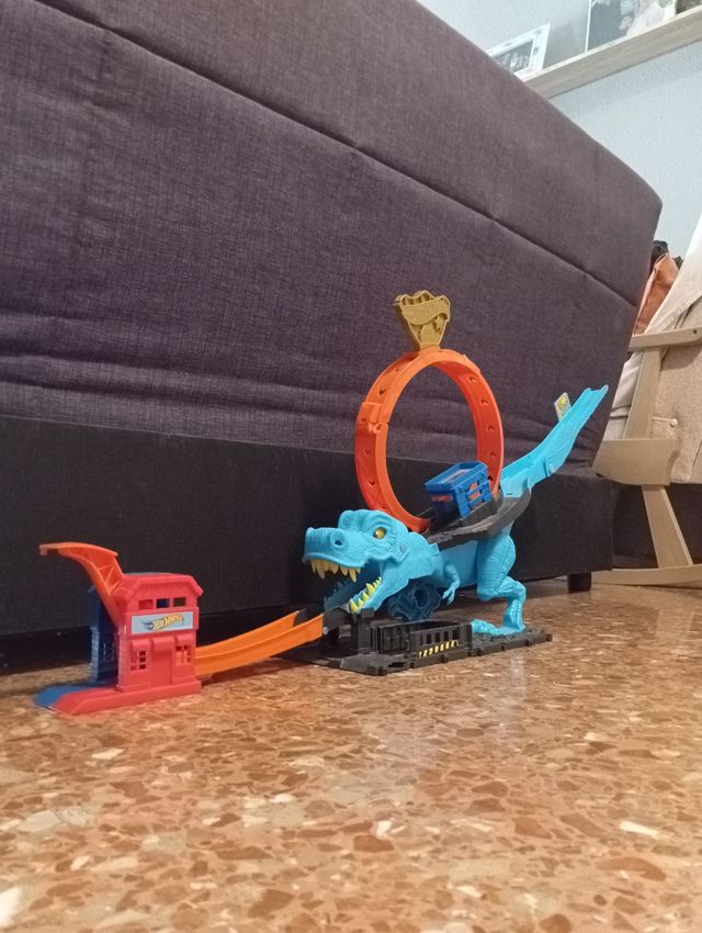 Pista Hot Wheels Dinosaurio