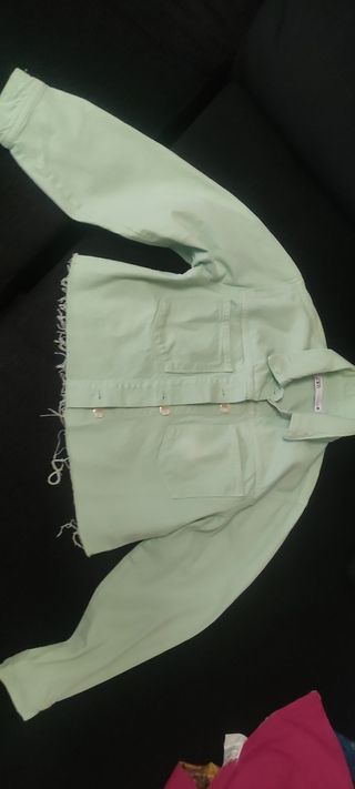 Cazadora vaquera Zara verde