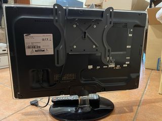 Monitor/TV antiguo Samsung, con mando. Funcional!