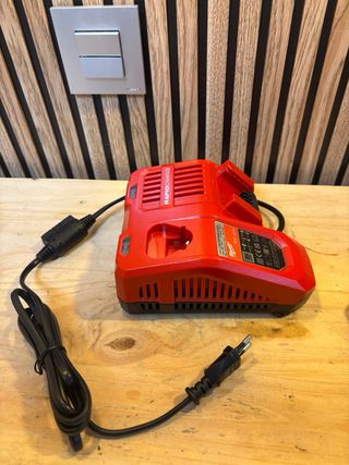 Cargador Milwaukee M12-18FC