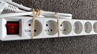 Regleta 6 enchufes blanca