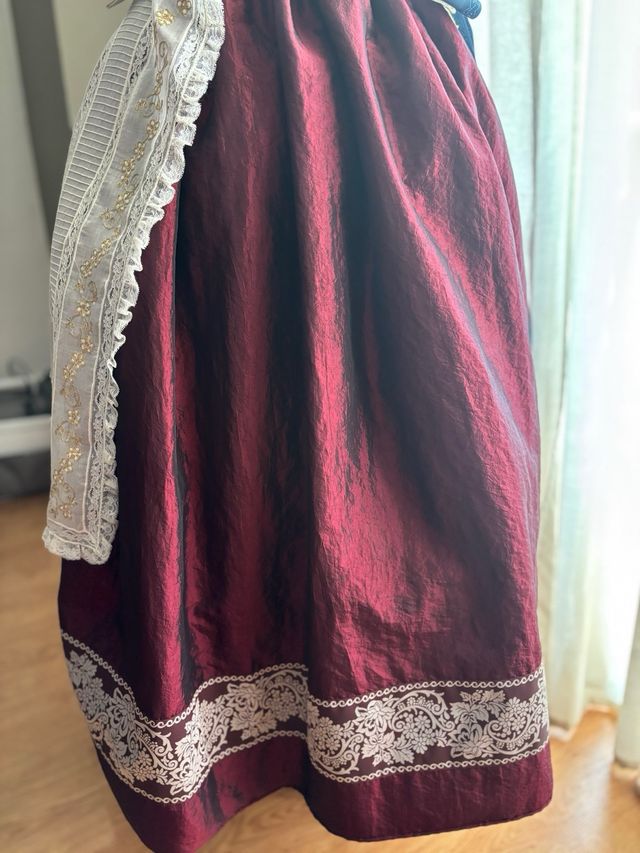 corpiño estilo huertana l’ antiga y falda