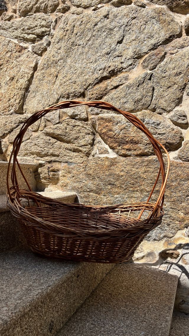 Cesta mimbre marrón