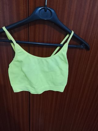 Top Bershka amarillo neón