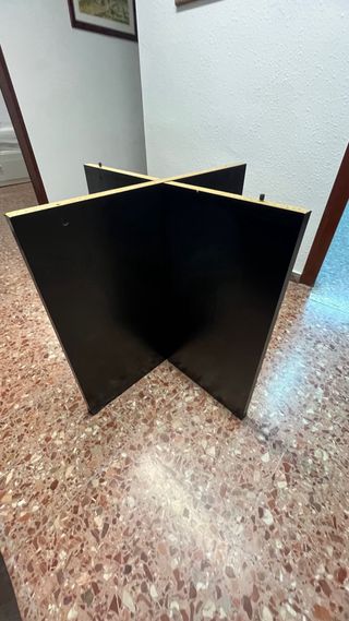 Mesa de madera redonda negra oficina 