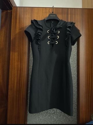 Vestito nero elegante donna