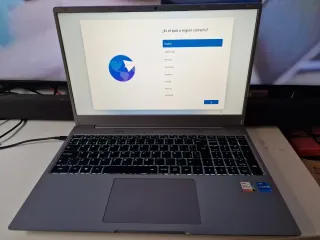 Portátil Medion Akoya i5-1135G7