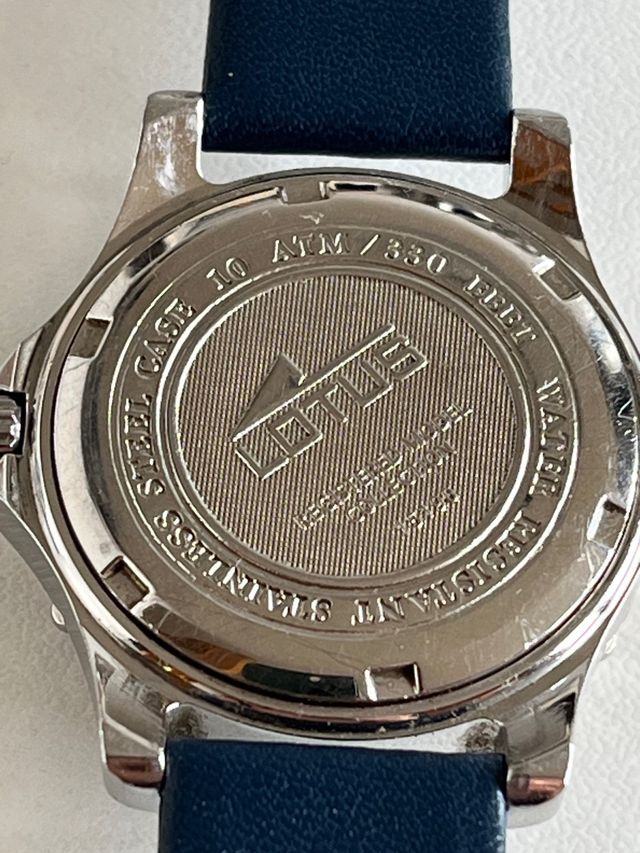 Reloj Lotus como nuevo Azul y Plateado