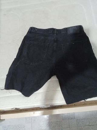 Shorts Pull&Bear negros rotos