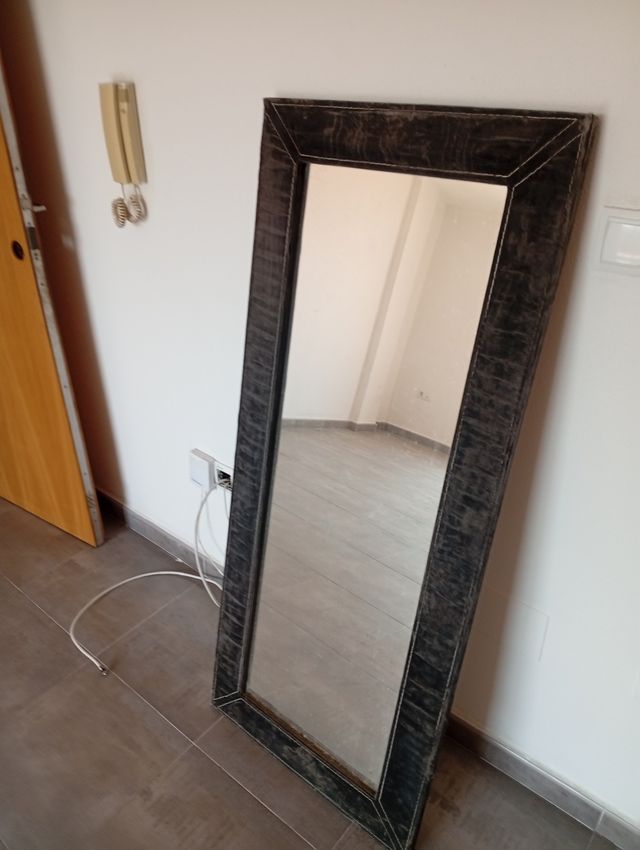 Mueble auxiliar con ruedas espejo y litera 