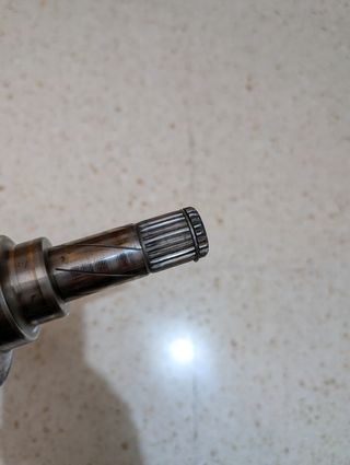 Transmisión/ Palier delantero izq  Fiat Grande P.