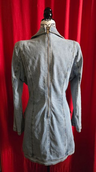 Vestido vaquero azul corte gabardina.