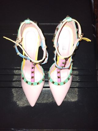 Zapatos tacón multicolor