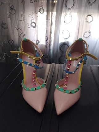 Zapatos tacón multicolor