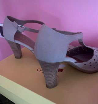 Sandali beige scamosciati tacco 37
