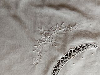 Tovaglia ricamata cotone bianco