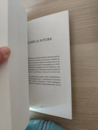 Aquí empieza todo: (Holding up the Universe)