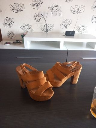 Zapatos tacón mostaza-amarillo talla 39