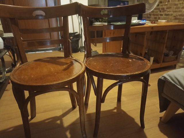 2 sillas bonitas, de madera, vintage