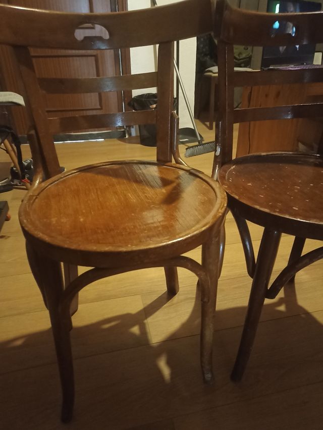 2 sillas bonitas, de madera, vintage