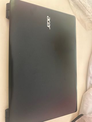 Portátil Acer E1-522 para reparar