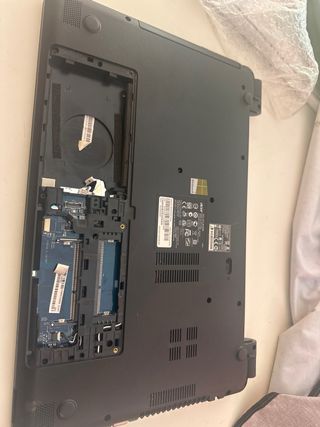 Portátil Acer E1-522 para reparar