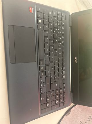 Portátil Acer E1-522 para reparar