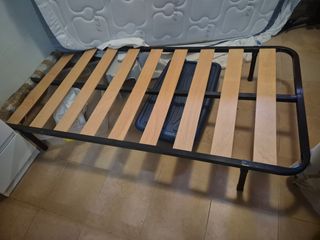 Dormitorio individual: cama, cabecero y somier