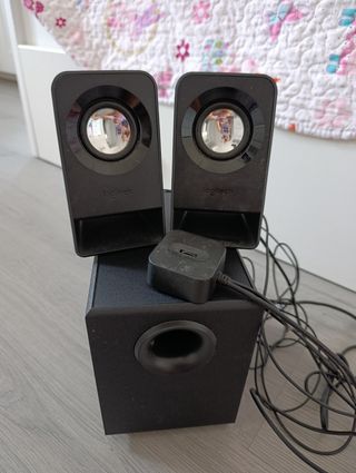 Altavoces Logitech 2.1 negros