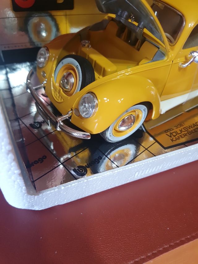 Volkswagen kafer-Beetle Bburago scala 1/18