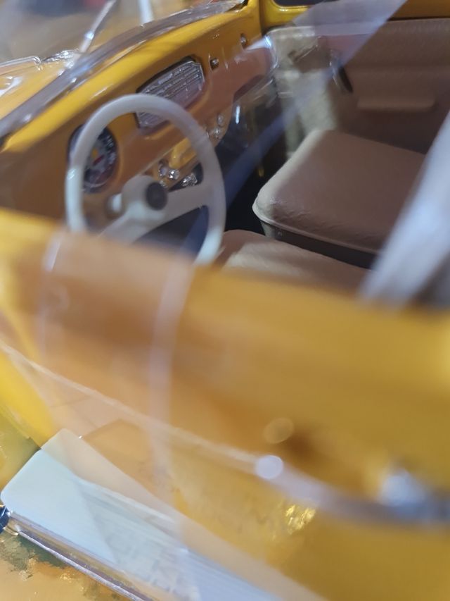 Volkswagen kafer-Beetle Bburago scala 1/18