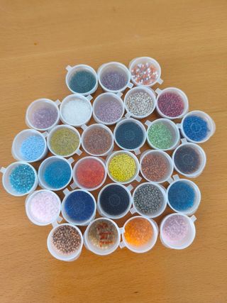 28 Cajas Abalorios Colores