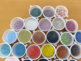 28 Cajas Abalorios Colores