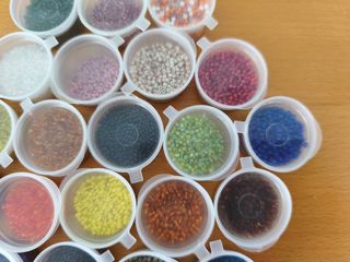 28 Cajas Abalorios Colores