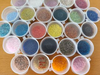 28 Cajas Abalorios Colores