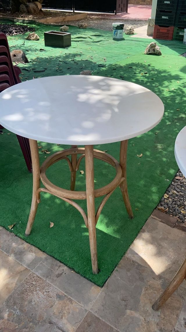 Mesas mármol - 4uds. blancas y madera.