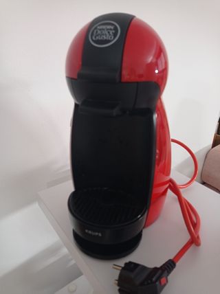 Cafetera Dolce Gusto Krups roja