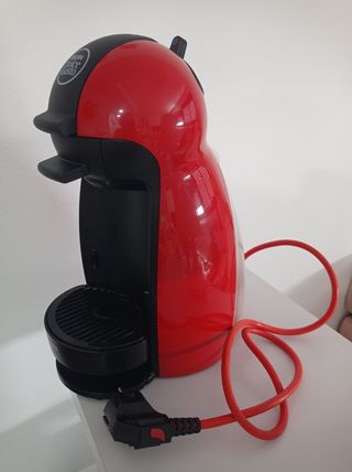 Cafetera Dolce Gusto Krups roja